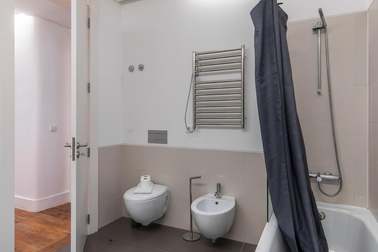 32 -Lovely 2 Bedroom Apt In Principe Real Лиссабон Экстерьер фото